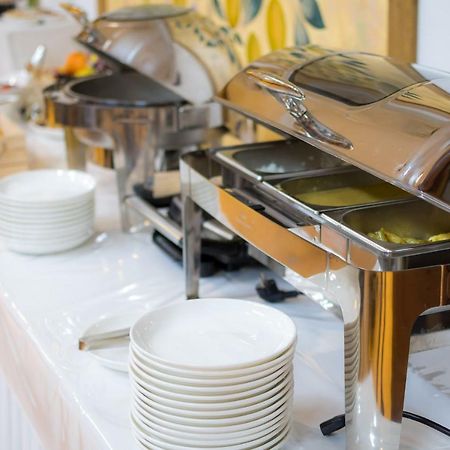 Olive Hotel Бішкек Екстер'єр фото