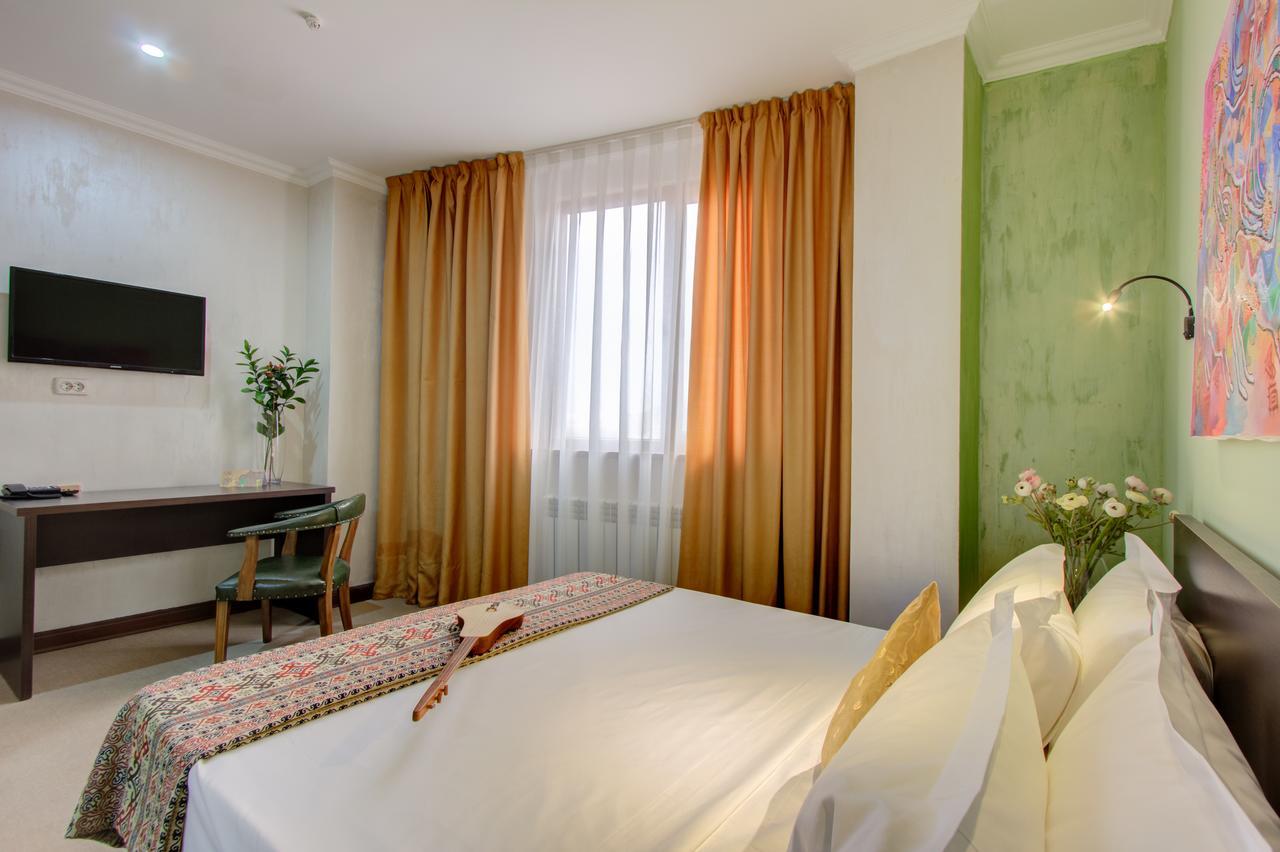 Olive Hotel Бішкек Екстер'єр фото